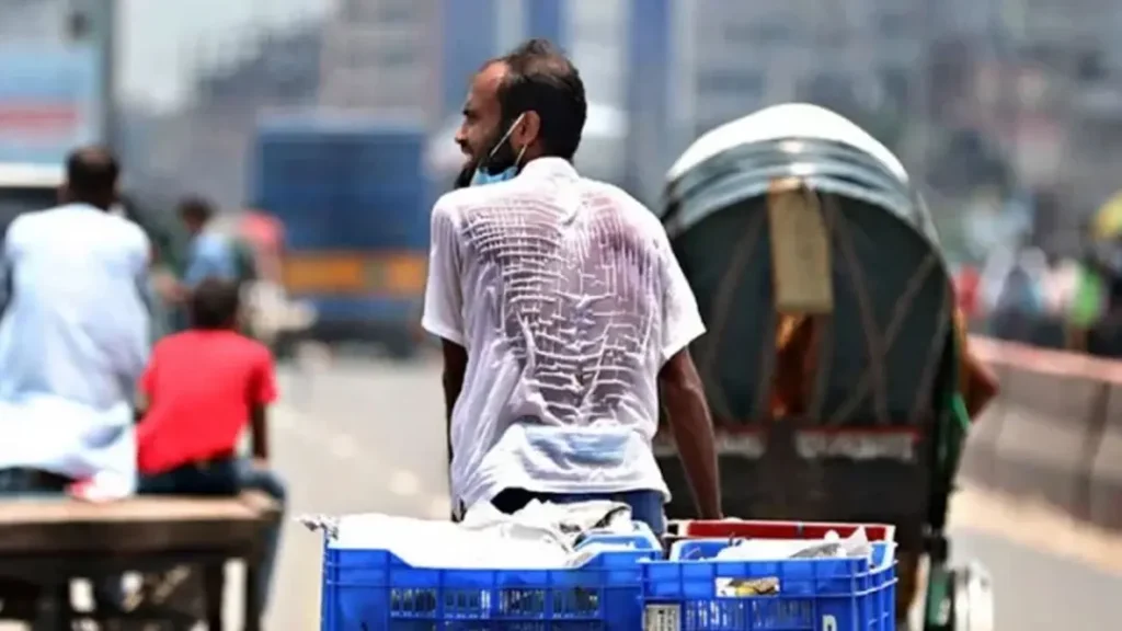 তীব্র হচ্ছে গরম : ৩৬ থেকে ৪০ ডিগ্রিতে উঠতে পারে তাপমাত্রা, সতর্কবার্তা