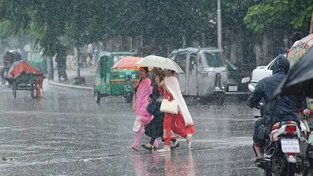 সারাদেশে বজ্রসহ বৃষ্টির আভাস, কমবে রাতের তাপমাত্রা