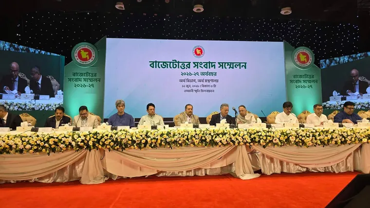সরকারি কর্মকর্তা-কর্মচারীদের বেতন বাড়লে দুর্নীতি কমবে : অর্থমন্ত্রী