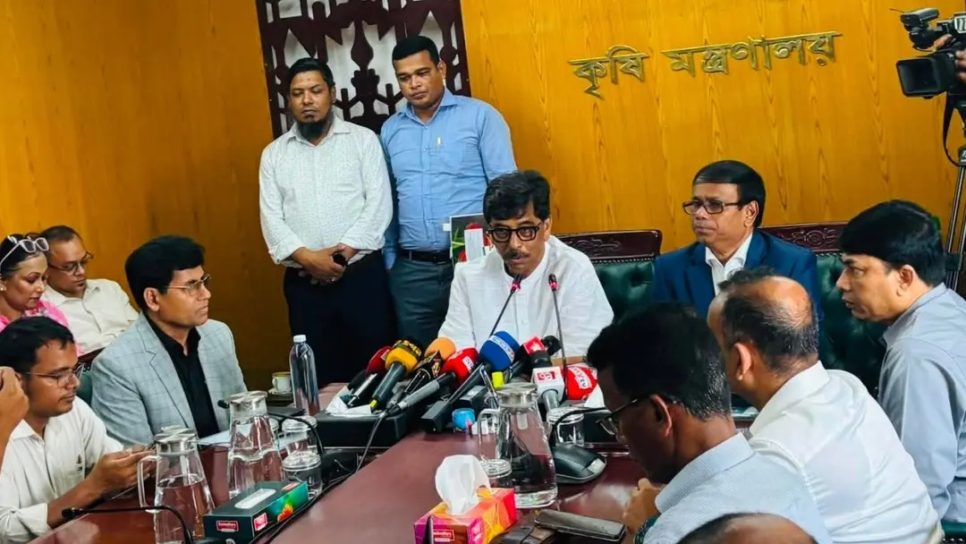 ‘কৃষকেরও পেট আছে, সংসার আছে’: কৃষিমন্ত্রী ‘কৃষকেরও পেট আছে, সংসার আছে’: কৃষিমন্ত্রী