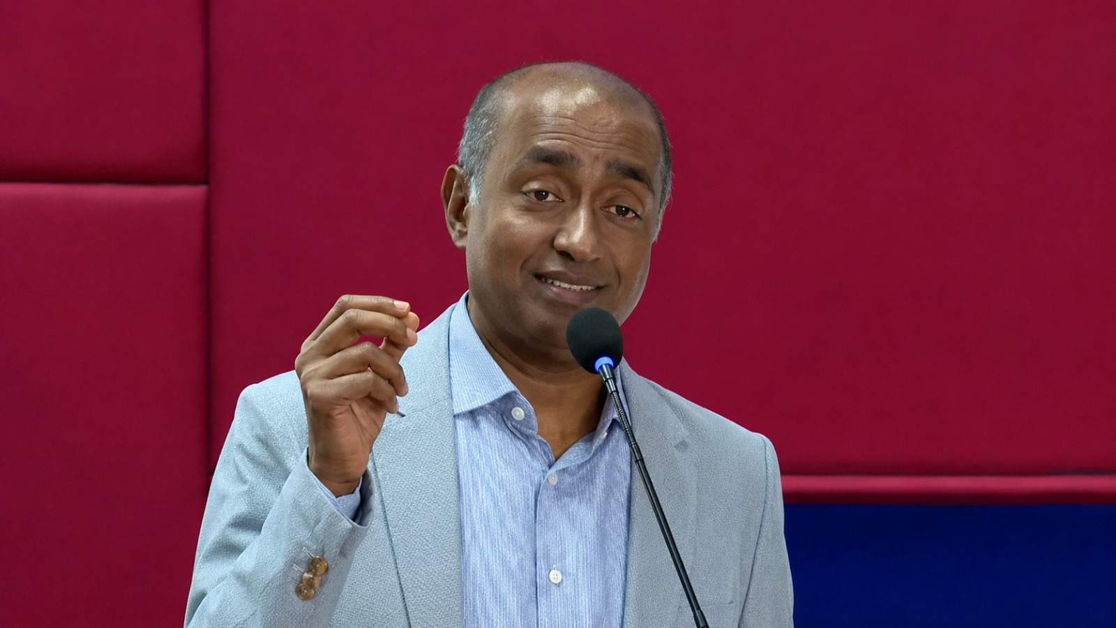 রায়ে এআইয়ের সহায়তা নেওয়া যাবে, নির্ভরতা নয়: আইনমন্ত্রী