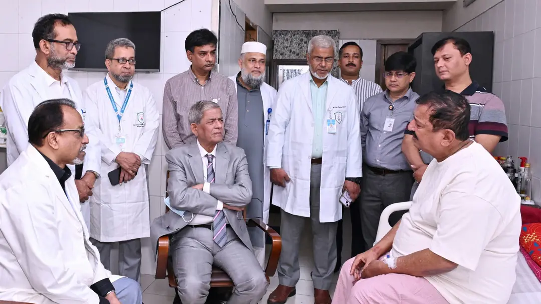ভূমিমন্ত্রীকে দেখতে হাসপাতালে রাষ্ট্রপতি